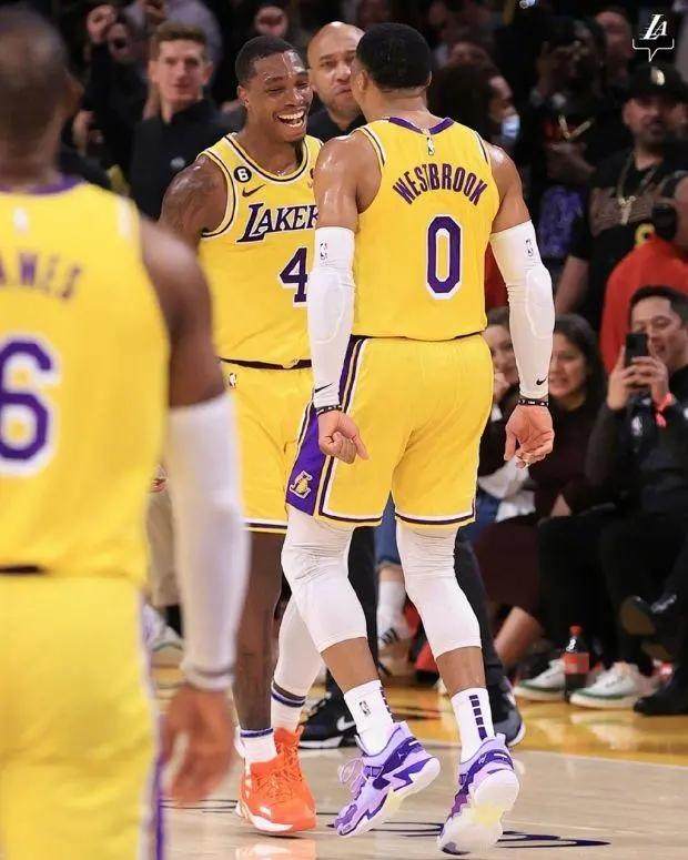 开云体育平台-出任替补后持续高光 韦少拯救湖人更是拯救自己