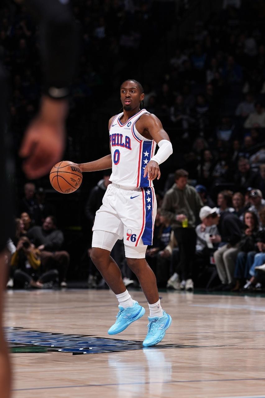 开云体育在线-戈贝尔禁赛！马克西39+8助攻76人大胜森林狼 华子28+9